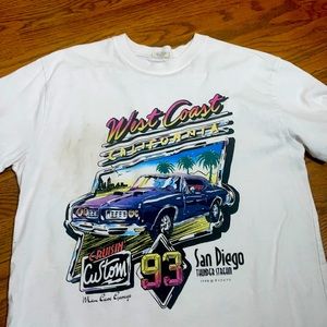 Brandy Melville - west coast shirt